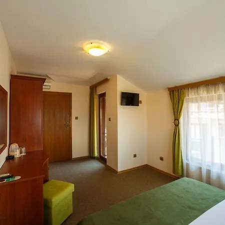 Albatros Old Town Hotel 3*